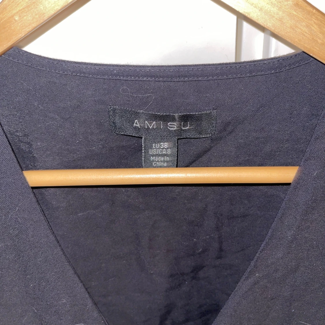 Svart klänning med knappar - 90