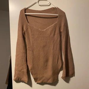 Berge tröja  - En Berge tröja helt oanvänd, inte kommit till användning då jag inte gillade färgen på mig.