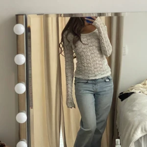 Tröja - Säljer denna superfina spetströjan ifrån mango!!