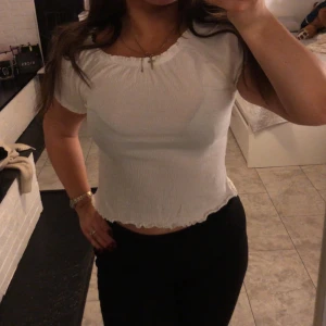 Vit topp  - Aldrig använt den prislappen sitter kvar❤️