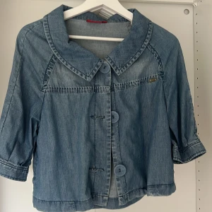 Trekvartsärmad jeansjacka  - Superfin men kommer inte till användning 