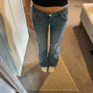 Bootcut jeans - Skitsnygga bootcut jeans från Gina i storlek 146, säljer då jag köpt andra liknande, använda väl men bra skick💕
