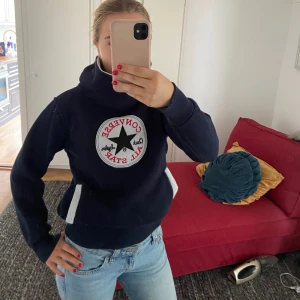 Converse hoodie  - Jättemysig, fin Converse hoodie med krage. Aldrig använd och i jättefint skick🩷