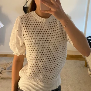 Söt virkad topp - Säljer denna super söta virkade tröjan 🥰😍😍