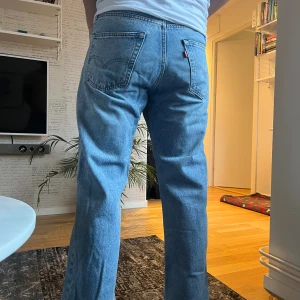 Levi’s 501 straight - Använt några gånger men i gott skick. Pris går att diskutera vid snabbköp. Hör av er för fler frågor! 