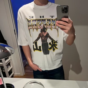 Graphic t shirt - Säljer denna feta tshirten som har bästa passformen. XS men är oversized