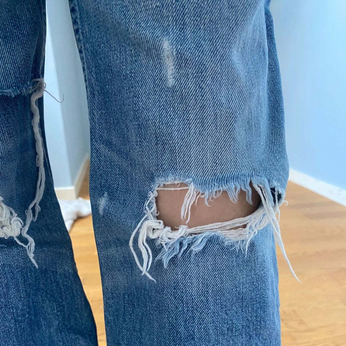 Lågmidjade bootcutjeans från Levis - 93