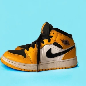 Jordan 1 yellow - Good condition but crisp