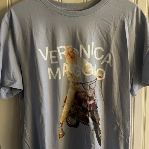 Veronica Maggio merch - Köpt på hennes konsert i Kristianstad 2023, aldrig använd. 