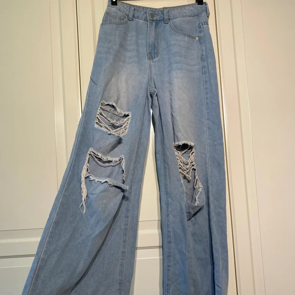 Slitna boyfriend jeans. Jeans & Byxor.