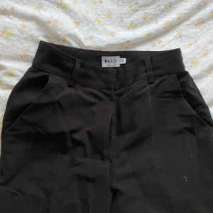 Kostymbyxor från nakd! - Supersnygga kostymbyxor! Säljer endast för att de är för små!
