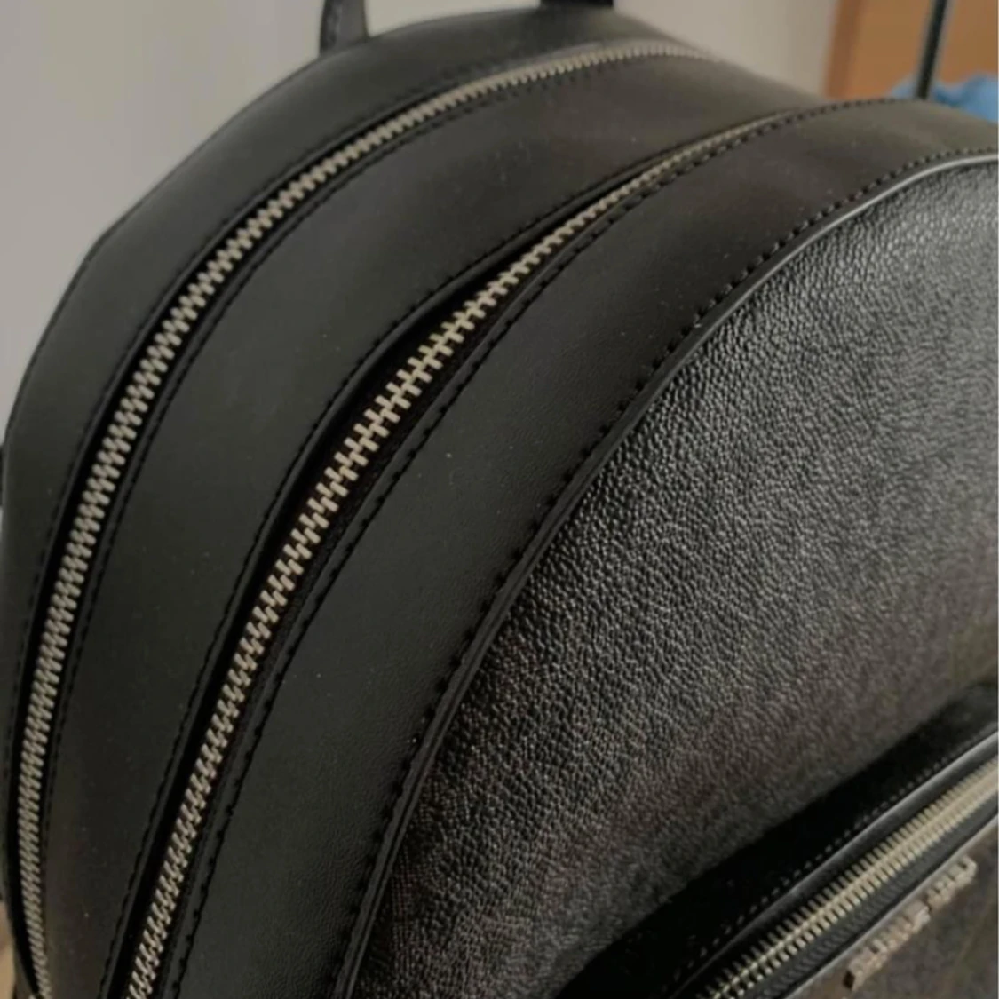 Michael Kors väska  - 90