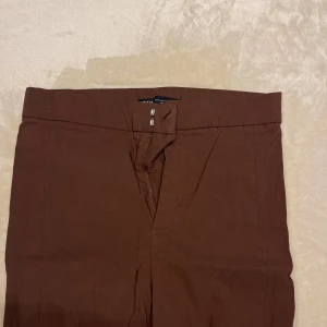 Kostymbyxor - Använda en gång 🤎