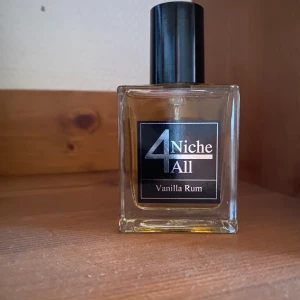 Niche4all vanilla rum - Endast testad en gång, liknar intio side effect, kan ev även byta