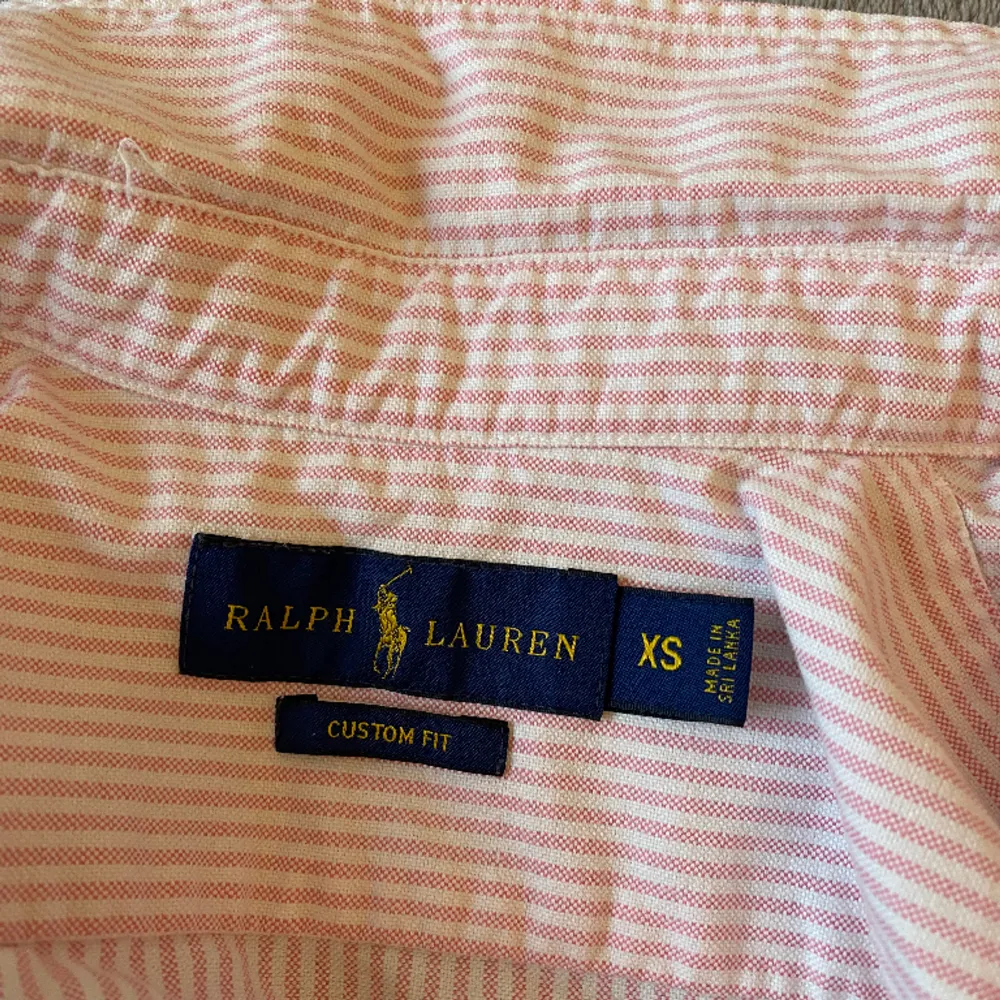 Jättefin randig rosa Ralph Lauren skjorta 🌸. Skjortor.