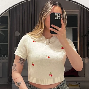 Stickad topp - Stickad topp från H&M i Stl M 