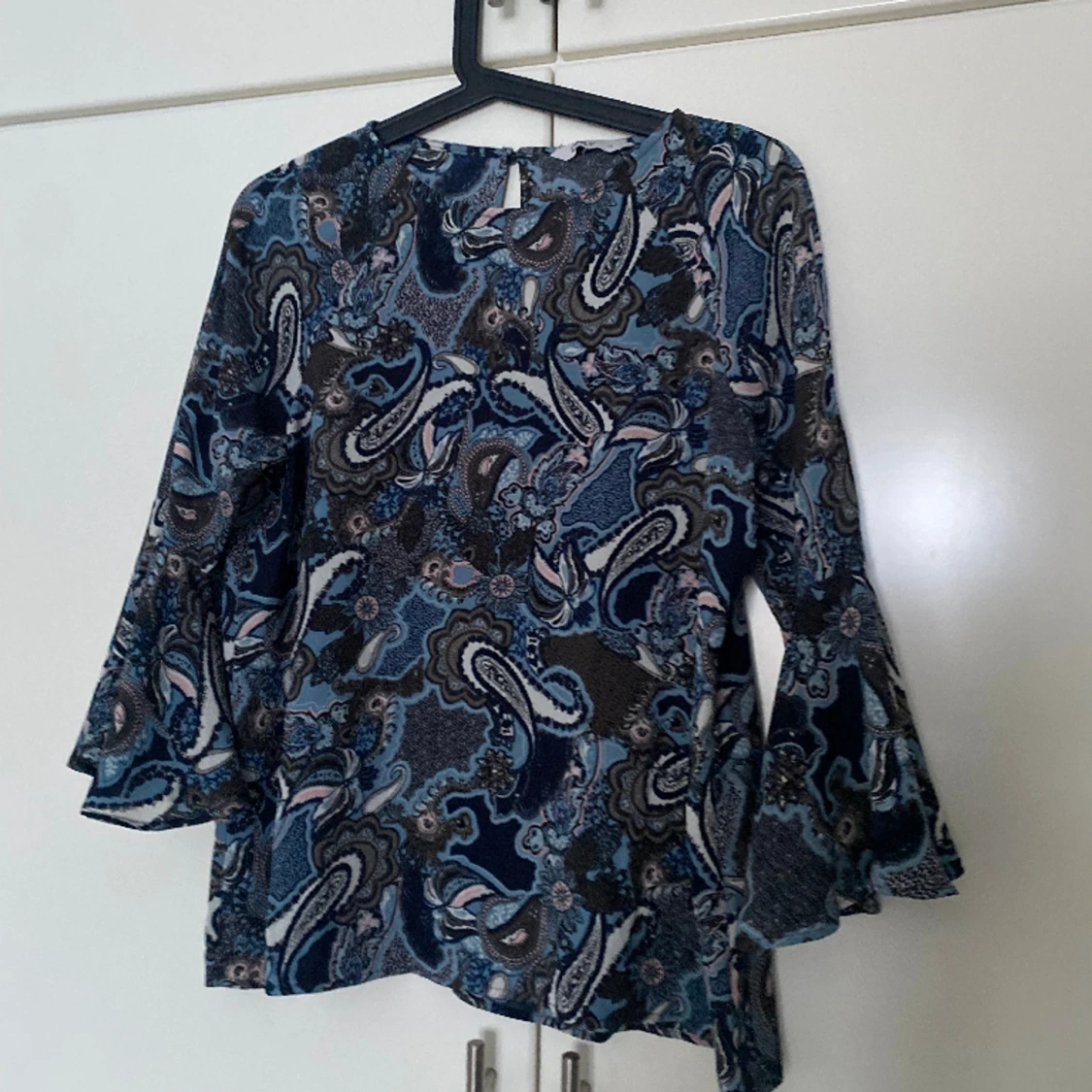 Mönstrad blus  - 91