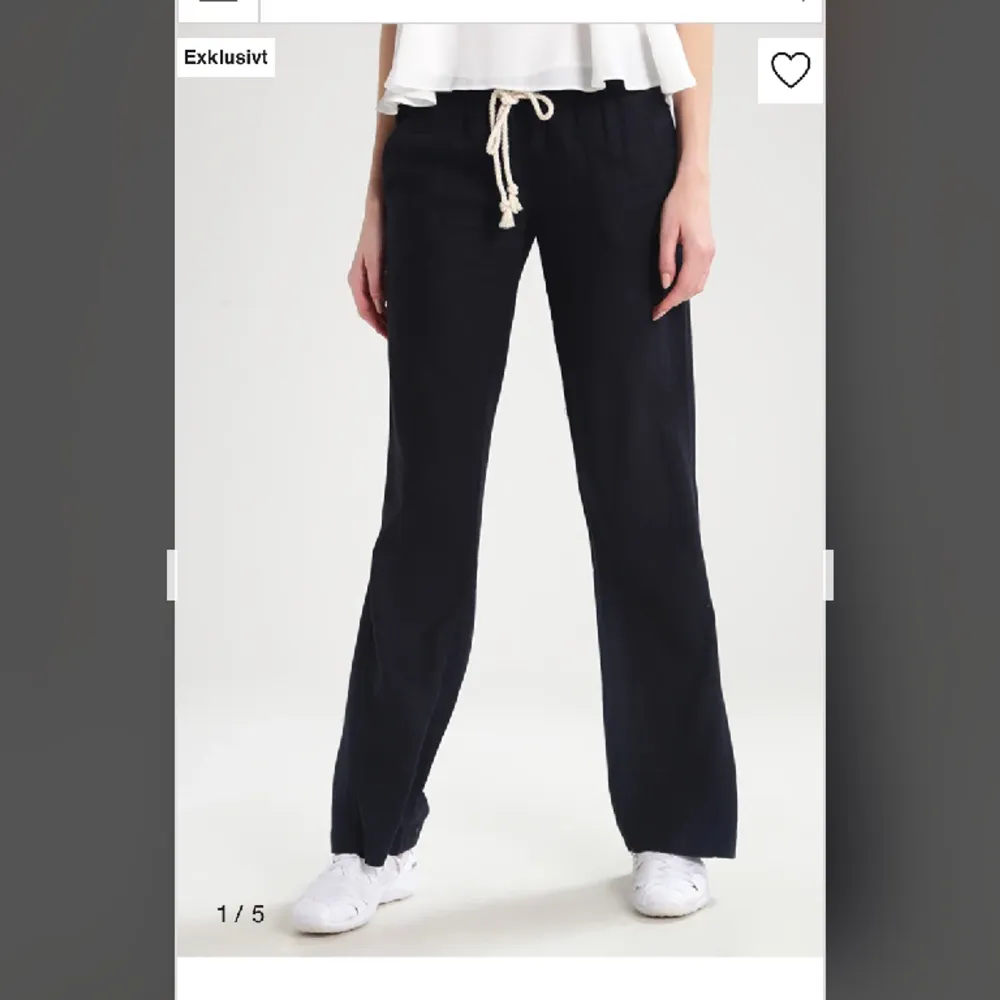 Roxy linnebyxor i bra skick, får inte användning av de längre. Ny pris är 599 kr. Pris kan diskuteras☺️. Jeans & Byxor.