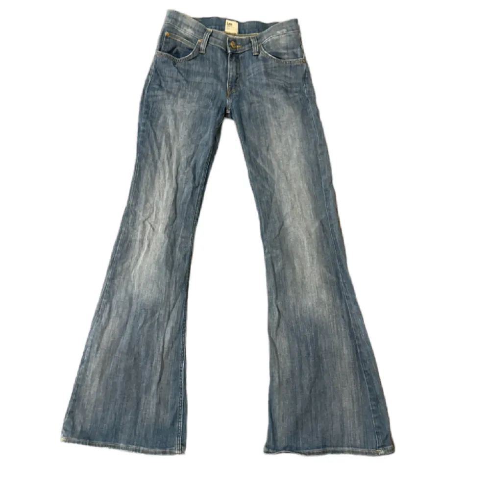 Superfint skick, midja 72cm innerben 78cm💞💞är 166cm de är lite för långa för mig!. Jeans & Byxor.