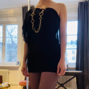 One sleeve dress  - Black dress/top in stretchy cotton, one size, fits xs to medium! Good condition!