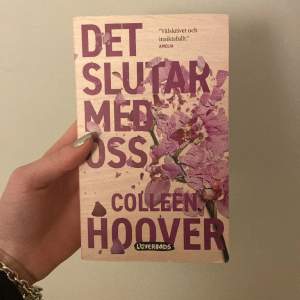 Den populära boken: det slutar med oss av Colleen Hoover. 