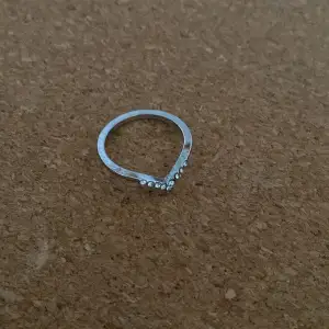 Silver färgad ring (ej äkta silver)