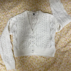 Kofta  - En vit kofta som bara har använts en gång 🤍