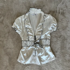 Vintage blus  - Så snygg men kommer inte till användning 🥰