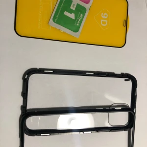 Magnetskal iPhone /11pro/ 3 delar svart - Magnetskal iPhone 11pro Färg :svart Skärmskydd ingår Skriv till mig om du undrar över något