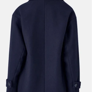 Kappa - Säljer nu min blå kappa från ellos. Den kommer helt enkelt inte till användning längre o säljer därför. Ordinarie pris är 650kr och säljer för 300kr pris kan diskuteras💕kappan är i nyskick då den knappt är använd för fler bilder skriv privat💕