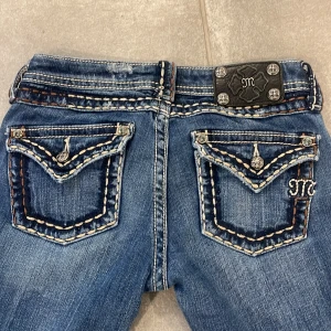 Miss me jeans  - Jätte fina men för små, kan mötas i Stockholm eller posta. Tryck INTE på köp nu. Jag skulle säga att de passar en Xs som W23 W24 