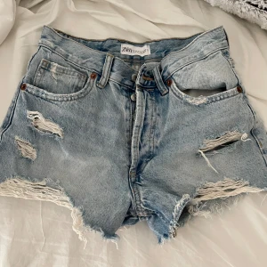 blå jeansshorts  - använda fåtal gånger 