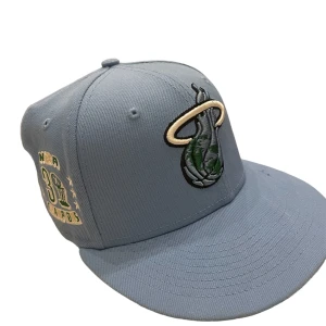 New Era fitted cap - Så gott som helt ny New Era fitted cap. Size 7 1/8.