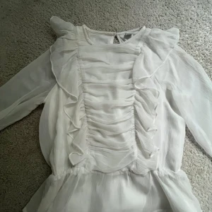 Sthlm stil blus  - Jätte fin Sthlm stil blus!! Priset kan diskuteras. Varan säljs ej längre 