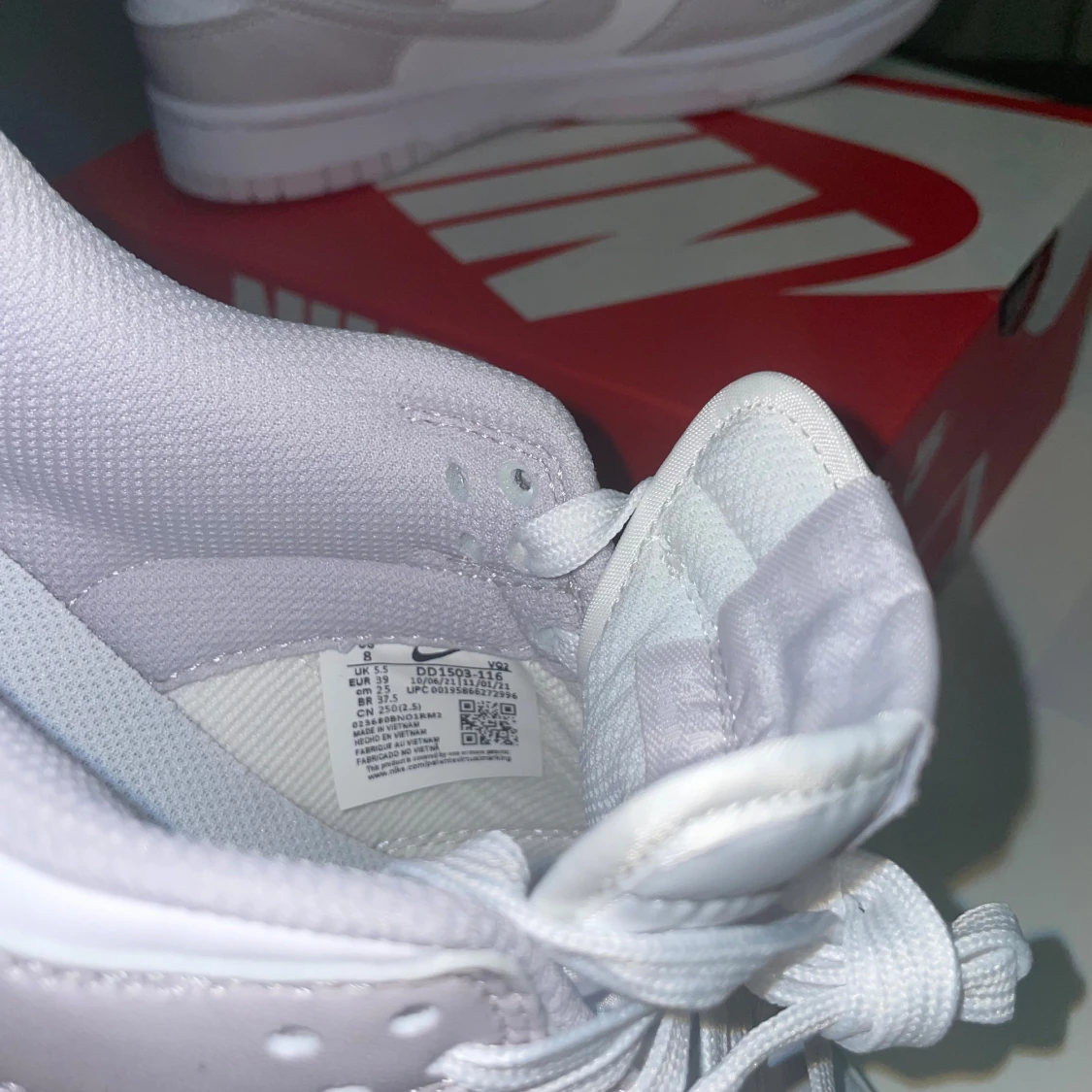 Nike Dunk Low Venice  39 EU - 91