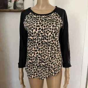 Leopard tröja långärmad T-shirt raggare rockabilly punk psychobilly  - Lite urtvättad