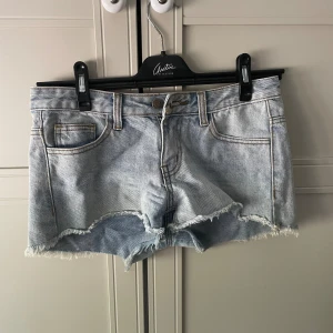 Lowrise jeansshorts - Mycket bra skick 💕