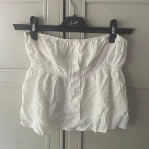 Bandeu topp - Aldrig använd💕 Köpt på pacsun men märket är L.A. Hearts 