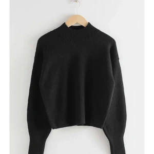 Stickad tröja  - Mycket bra skick 