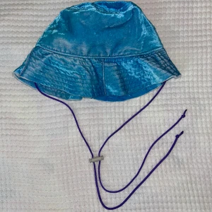 Bucket hat Acne Studios - Helt ny bucket hat från Acne studios, aldrig använd. Säljer pga för liten för mig 🥰 