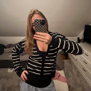 Stickad kofta - Superfin randig stickad kofta! ❤️ nyskick 