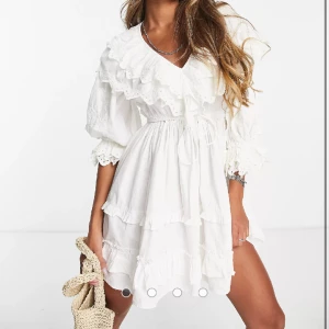 SÖKER - Söker denna klänning i storlek 34!!! Pris kan diskuteras