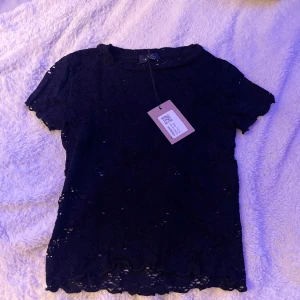 Spetstopp  - En helt ny spetstopp som inte kommer till användning jätte snygg men har så många likadana❤️ Priset från Sellpy va 100kr