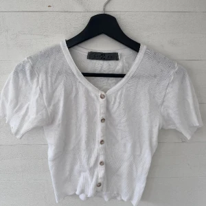 Topp - Super fin vintage topp, använd men i mycket bra skick! Frakt tillkommer.