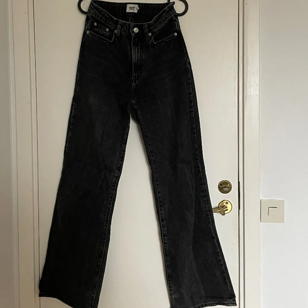 Svarta jeans från lager 157. Köparen står för eventuell frakt . Jeans & Byxor.