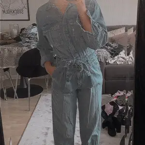 Super snygg jeans dress, i lite tunnare jeans tyg🌸