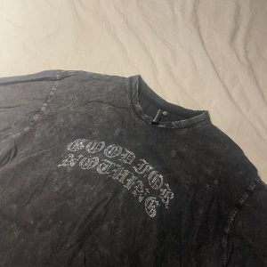 GOOD FOR NOTHING - T-shirt - GOOD FOR NOTHING T-shirt i strl. M. Knappt använd.