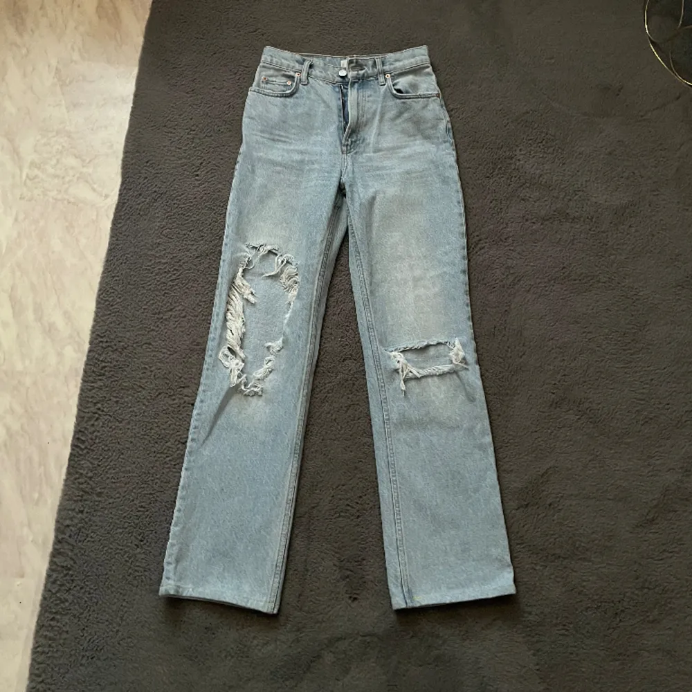  jeans ifrån mango, hör av er vid frågor/intresse☺️. Jeans & Byxor.