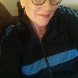 Adidas tröja  - Använt skick 