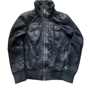 Emo drain grunge skinnjacka  - Köpte denna jacka från Vinted men gillade inte hur den satt på mig💓 är i bra skick, ställ frågor ifall det är någonting ni undrar över!😊